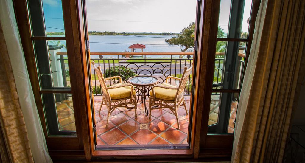 Suite Balcony,419678667:JPEG